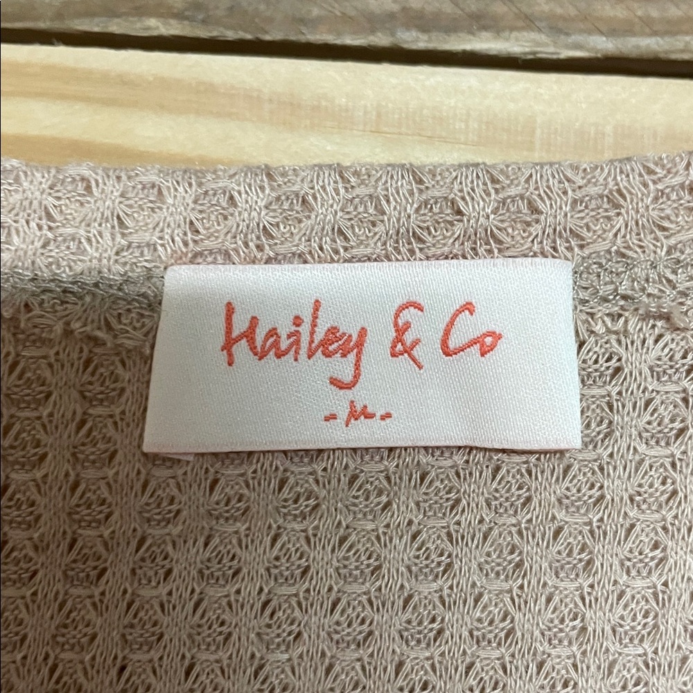 Hailey & Co size Medium Colorblock Lightweight Waffle Knit Bat Sleeves Blouse - Picture 2 of 6